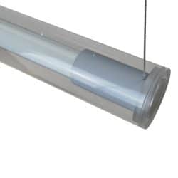Detail foto van een transparante LED buis hanglamp met de focus op het dunne staaldraadje van slechts 1 mm dik.