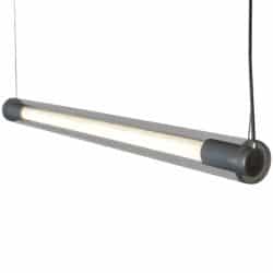 Een LED hanglamp gemaakt van een 50mm transparante buis met hierin een LED buislamp met de lichtkleur 3.000K (warm wit).