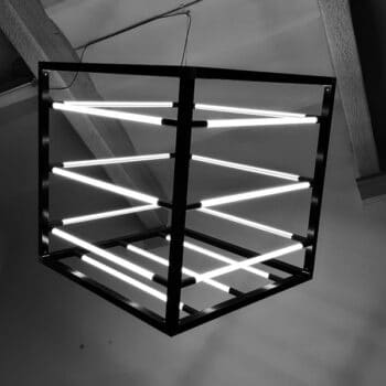 Kubus-Lamp-bestaande-uit-18-LED-Buislampen